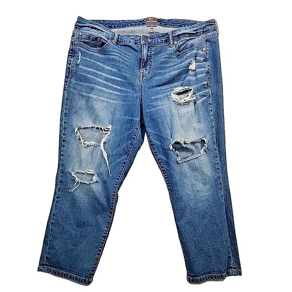 Torrid Boyfriend Crop Denim Jeans Womens Size 22 X 26 Distressed Blue Mid Rise - Picture 1 of 10